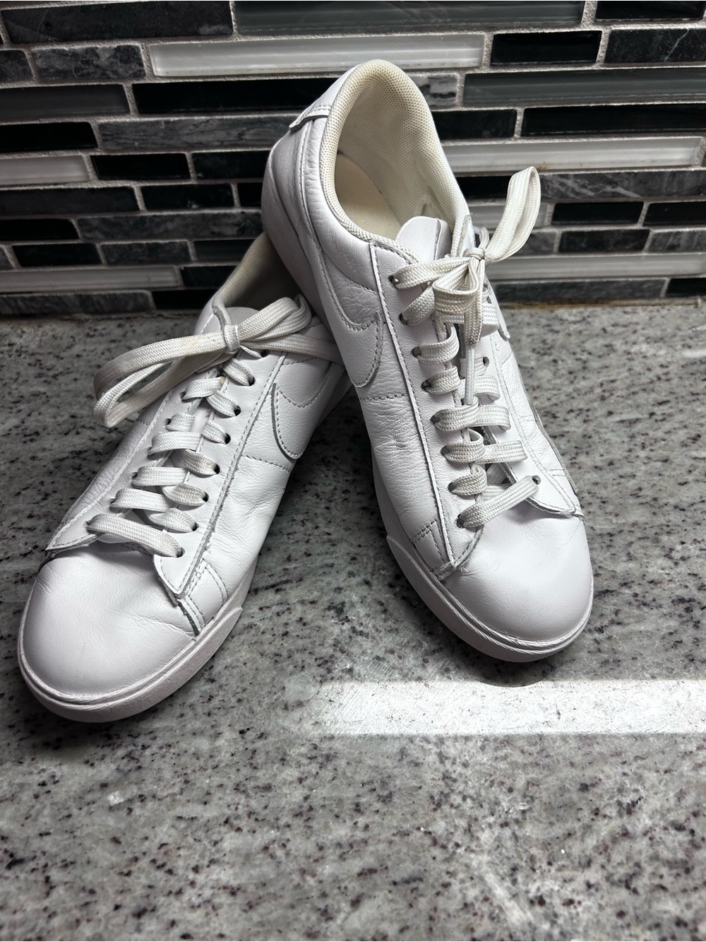 Womens Nike Blazer Low Le White Leather Low-Top Sneakers size 7.5